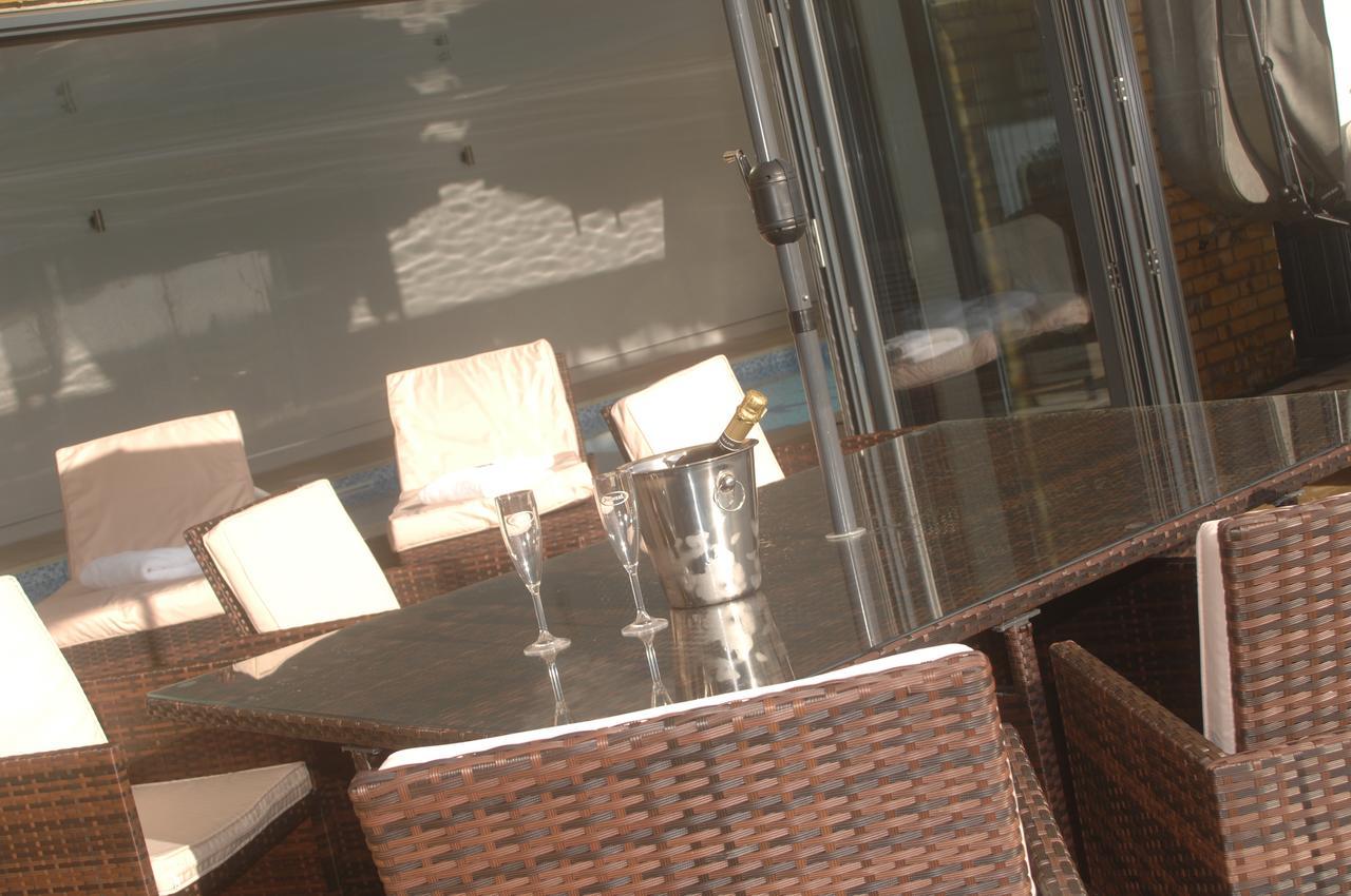 Woodhouse Farm Lodge Сполдинг Екстериор снимка